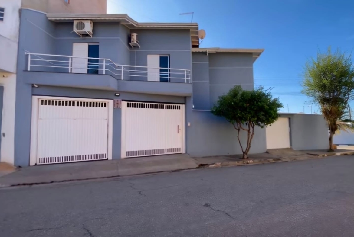 VENDE-SE CASA (Sobrado), 3 dormitórios (Vila Dr. Laurindo) – TATUÍ SP